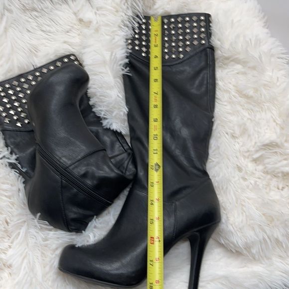 BCBG tall boots 6B - Picture 7 of 11